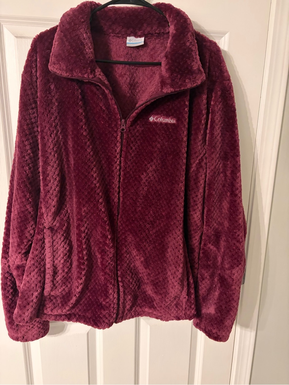 Columbia Women's Plush Full-Zip Jacket — Wine
